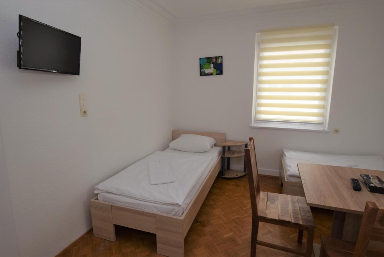 Nuertingen Zimmer 外观 照片